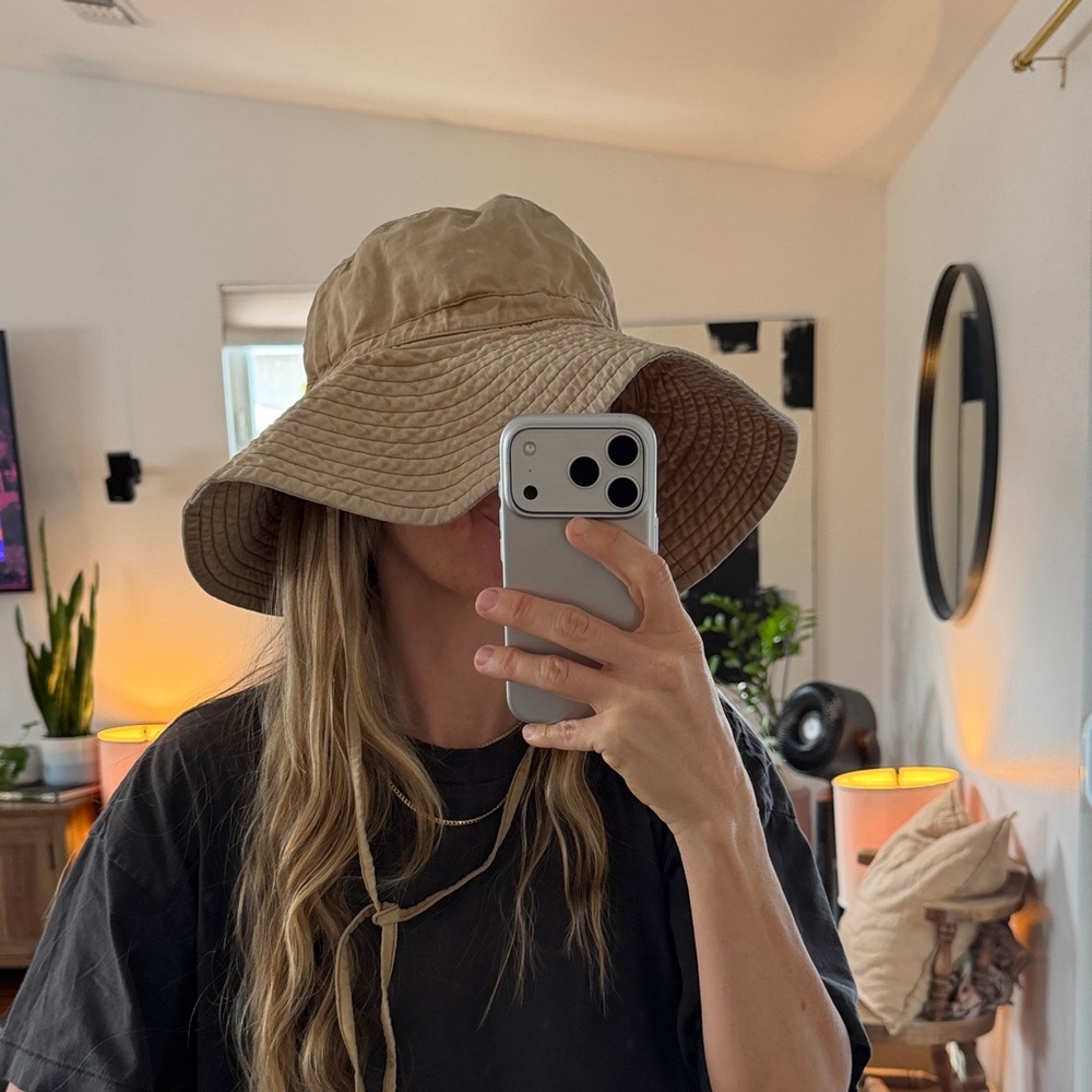 Everyday Wide-Brim Bucket Hat in Tan